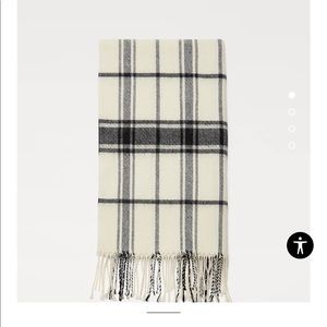 New white black plaid Zara scarf